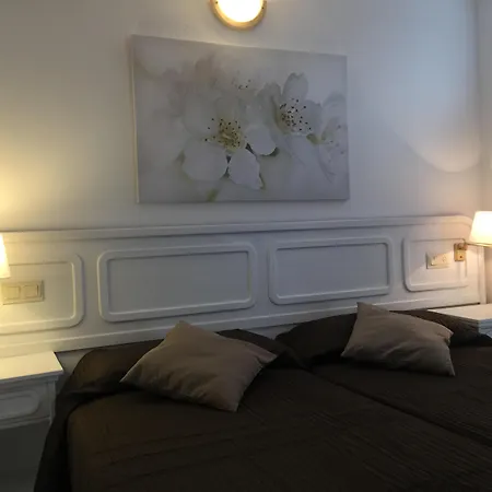 Neptuno Costadeje 3* 아데제